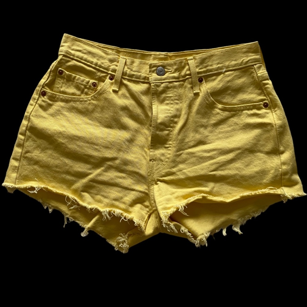 Levis Butter Yellow Shorts